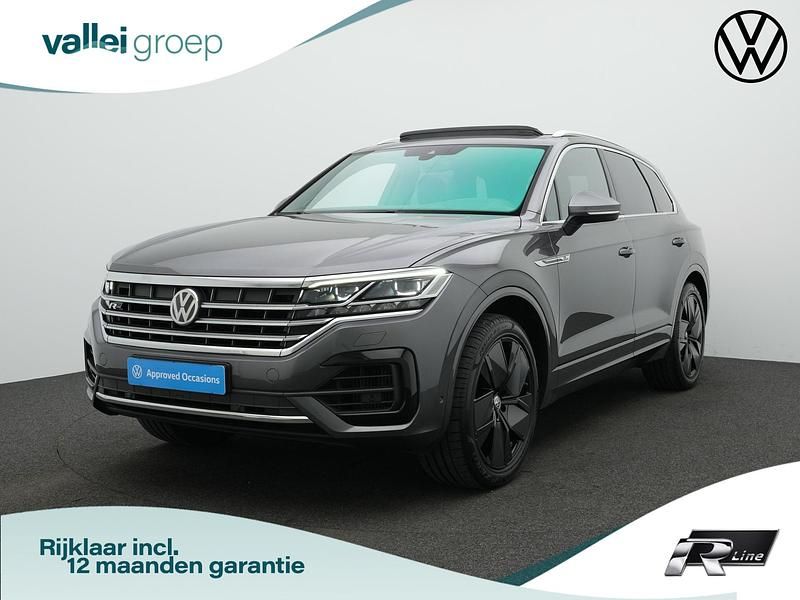 Grijs Occasion 2019 VW Touareg R-line SUV | € 49.900 (Iets duurder) - Afbeelding 1/4
