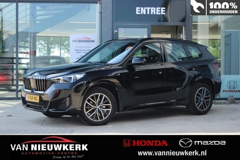 Zwart Gebruikt 2023 BMW X1 Executive SUV | € 44.400 (Super prijs) - Afbeelding 1/4