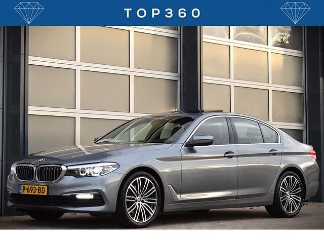 Grijs Gebruikt 2018 BMW 520 Executive Sedan | € 24.950 (Eerlijke prijs) - Afbeelding 1/4