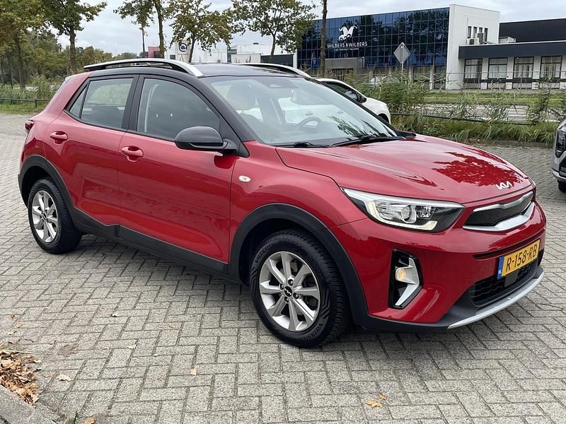 Occasion Kia Stonic 101 PK (74 kW) 2022 Rood SUV