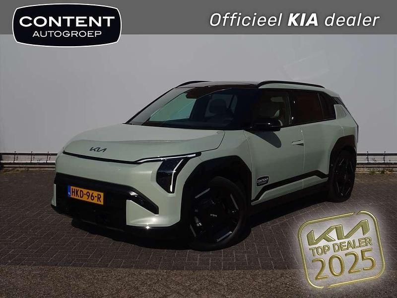 Auventurine green (groen metallic) Gebruikt 2025 Kia EV3 2 SUV | € 44.800 - Afbeelding 1/4
