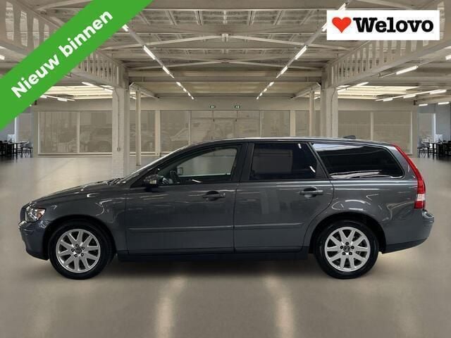 Grijs Gebruikt 2005 Volvo V50 Stationwagen | € 6.450 - Afbeelding 1/4