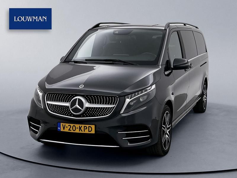 Grijs Gebruikt 2023 Mercedes V250 Avantgarde MPV | € 66.945 (Duur) - Afbeelding 1/4