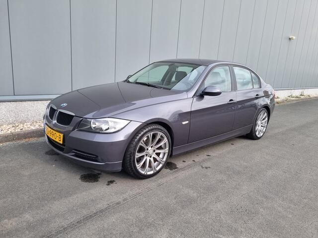 Grijs Gebruikt 2005 BMW 320 Executive Sedan | € 5.950 (Iets duurder) - Afbeelding 1/4