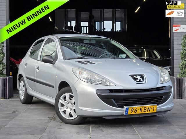 Grijs Gebruikt 2009 Peugeot 206+ Hatchback | € 2.600 (Eerlijke prijs) - Afbeelding 1/4