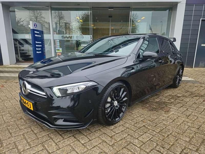 Zwart Gebruikt 2019 Mercedes A35 AMG AMG Hatchback | € 37.500 (Eerlijke prijs) - Afbeelding 1/4