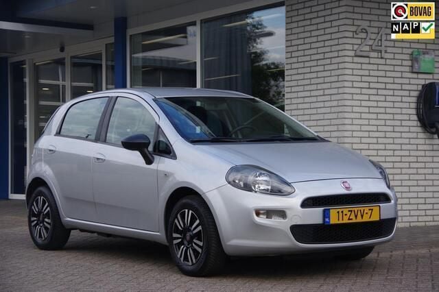 Grijs, metallic lak Gebruikt 2013 Fiat Punto Evo Easy Hatchback | € 3.500 (Eerlijke prijs) - Afbeelding 1/4