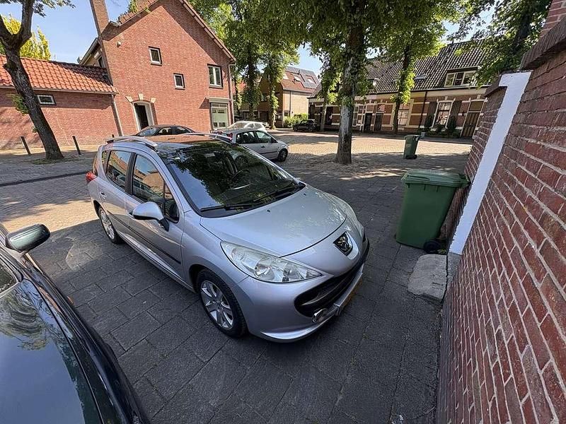 Grijs Gebruikt 2008 Peugeot 207 Stationwagen | € 2.500 (Eerlijke prijs) - Afbeelding 1/4