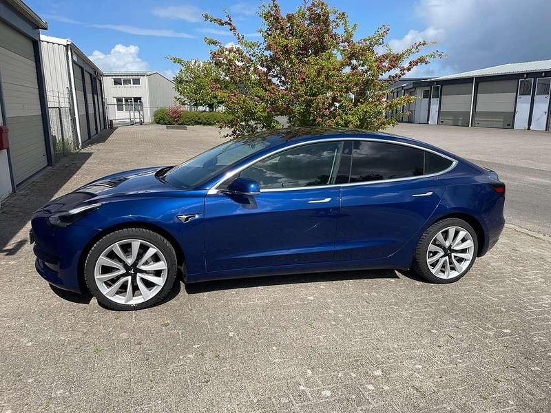Blauw Gebruikt 2019 Tesla Model 3 RWD Sedan | € 20.000 (Duur) - Afbeelding 1/4