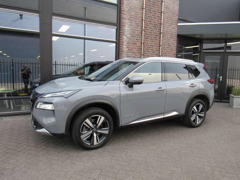 Grijs Gebruikt 2024 Nissan X-Trail Pack SUV | € 45.900 (Iets duurder) - Afbeelding 1/4