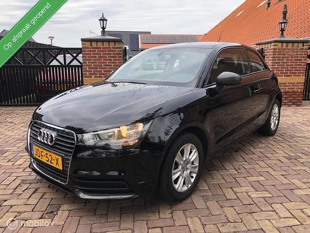 Zwart Gebruikt 2012 Audi A1 Attraction Hatchback | € 6.499 (Super prijs) - Afbeelding 1/4