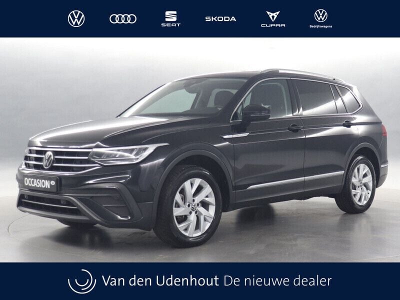 Zwart Gebruikt 2023 VW Tiguan Business SUV | € 39.850 (Eerlijke prijs) - Afbeelding 1/4