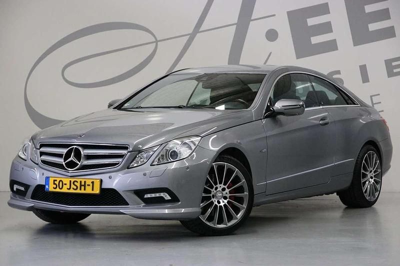 Grijs Gebruikt 2009 Mercedes E350 Elegance Coupé | € 13.750 (Duur) - Afbeelding 1/4