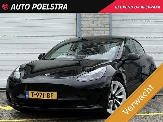 Zwart Gebruikt 2023 Tesla Model 3 Standard Range Sedan | € 29.950 (Eerlijke prijs) - Afbeelding 1/4