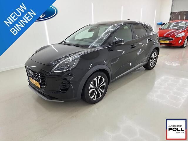 Zwart Occasion 2024 Ford Puma Titanium SUV | € 24.900 (Eerlijke prijs) - Afbeelding 1/4