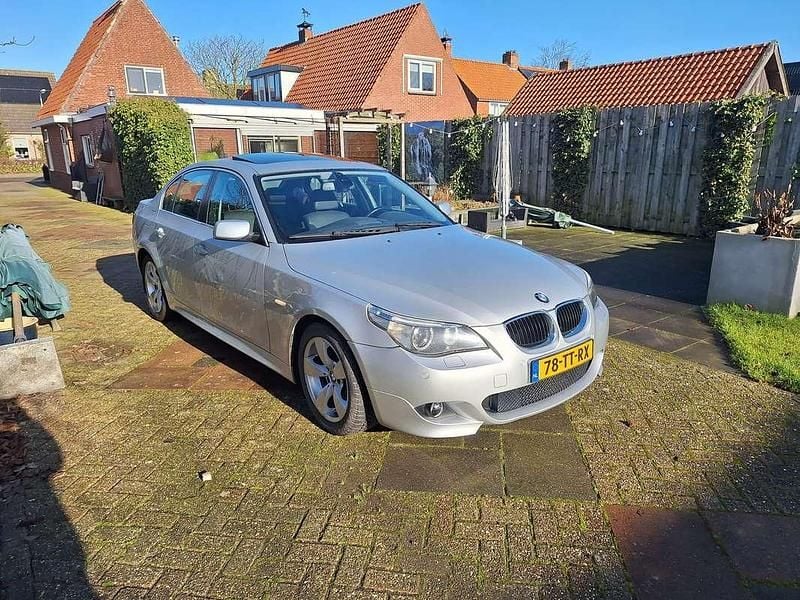 Zilver Occasion 2006 BMW 525 Sedan | € 5.500 (Eerlijke prijs) - Afbeelding 1/4