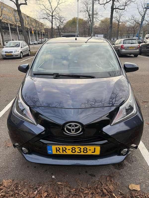 Blauw Gebruikt 2018 Toyota Aygo X-play Hatchback | € 6.000 (Goede deal) - Afbeelding 1/4