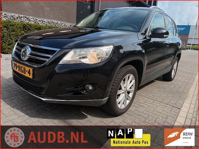 Zwart Gebruikt 2008 VW Tiguan Sport SUV | € 3.995 (Goede deal) - Afbeelding 1/4