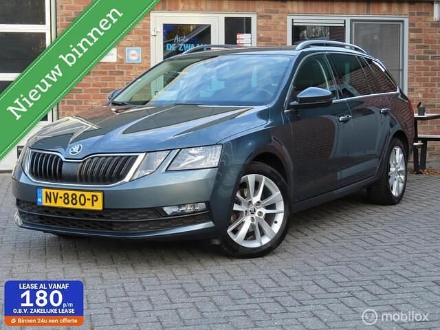 Grijs Gebruikt 2017 Skoda Octavia Ambition Stationwagen | € 10.950 (Eerlijke prijs) - Afbeelding 1/4
