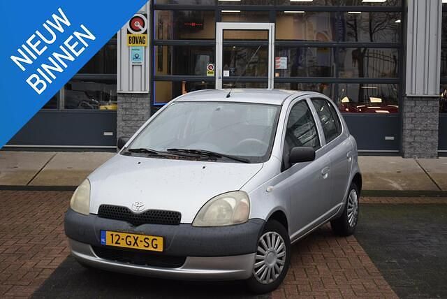 Grijs Gebruikt 2001 Toyota Yaris Terra Hatchback | € 1.250 (Goede deal) - Afbeelding 1/4