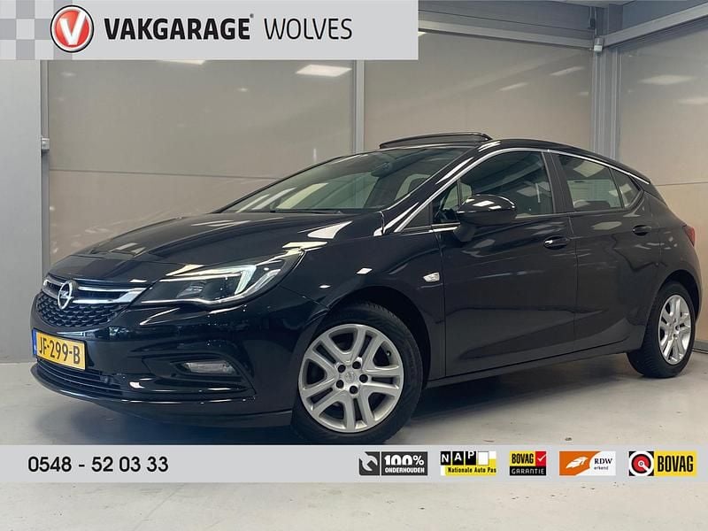 Zwart Gebruikt 2016 Opel Astra Edition Hatchback | € 7.750 (Eerlijke prijs) - Afbeelding 1/4