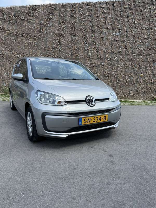Grijs Gebruikt 2018 VW up! Move Hatchback | € 7.900 (Eerlijke prijs) - Afbeelding 1/4