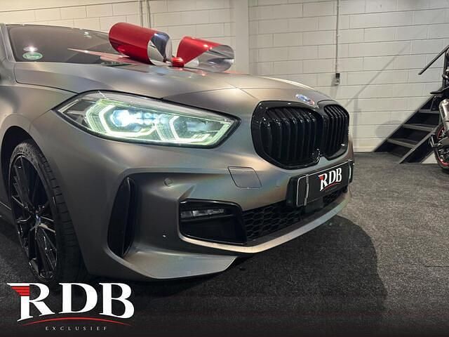 Occasion BMW 118 Executive 140 PK (102 kW) 2019 Wit (metallic) Hatchback