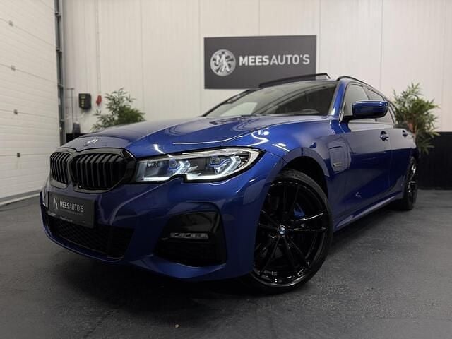 Occasion BMW 330 Executive 291 PK (214 kW) 2021 Blauw Stationwagen