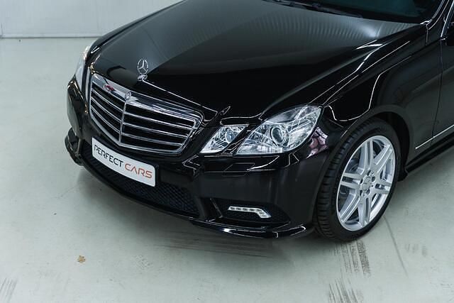 Occasion Mercedes E500 Elegance 408 PK (300 kW) 2011 Zwart (metallic) Stationwagen