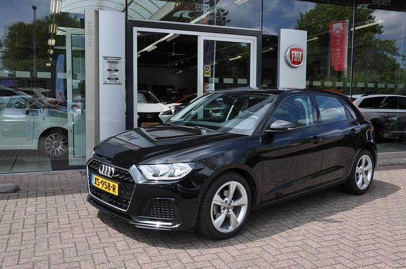 Zwart Gebruikt 2019 Audi A1 Sport Hatchback | € 18.450 - Afbeelding 1/4