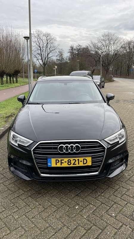 Zwart Gebruikt 2017 Audi A3 Hatchback | € 12.000 (Eerlijke prijs) - Afbeelding 1/4