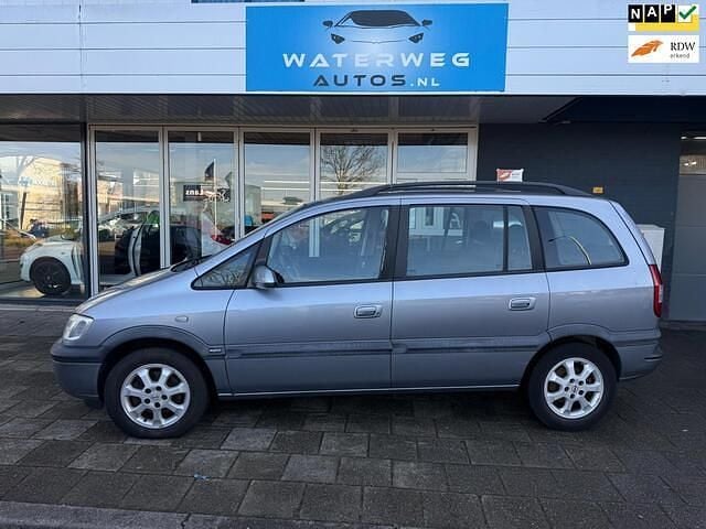 Grijs Gebruikt 2003 Opel Zafira Elegance MPV | € 2.350 (Eerlijke prijs) - Afbeelding 1/4
