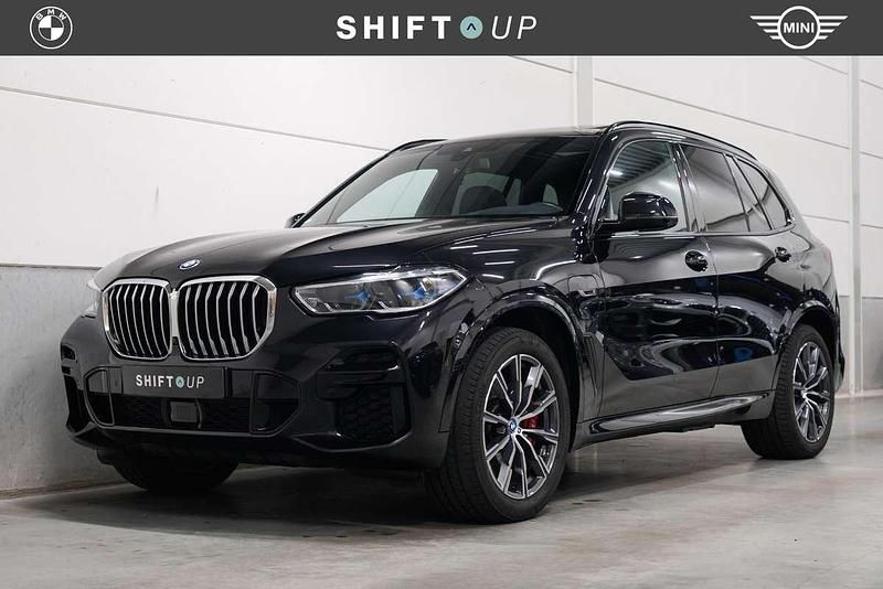 Zwart, metallic lak Gebruikt 2022 BMW X5 M Sport SUV | € 65.940 (Eerlijke prijs) - Afbeelding 1/3