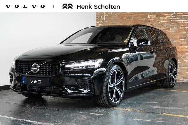 Zwart Nieuw 2025 Volvo V60 Plus Stationwagen | € 64.427 (Duur) - Afbeelding 1/4