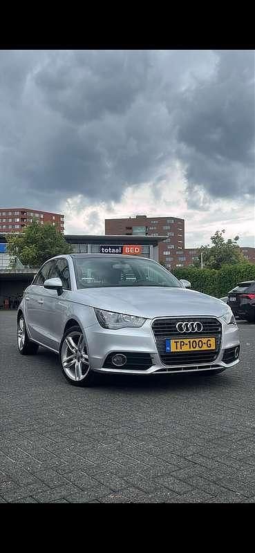 Grijs Gebruikt 2012 Audi A1 Proline Hatchback | € 6.999 (Goede deal) - Afbeelding 1/4