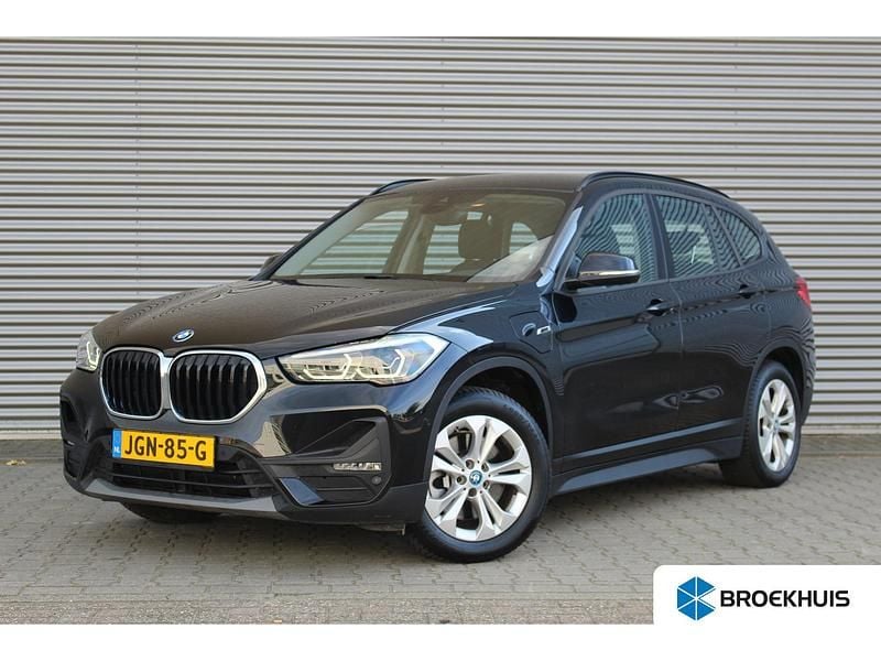 Zwart Gebruikt 2022 BMW X1 Executive SUV | € 27.395 (Super prijs) - Afbeelding 1/4