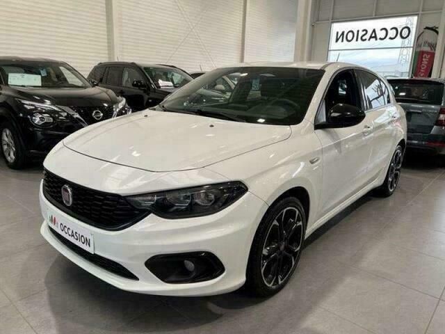 Wit Gebruikt 2019 Fiat Tipo Sport Sedan | € 13.900 (Eerlijke prijs) - Afbeelding 1/4