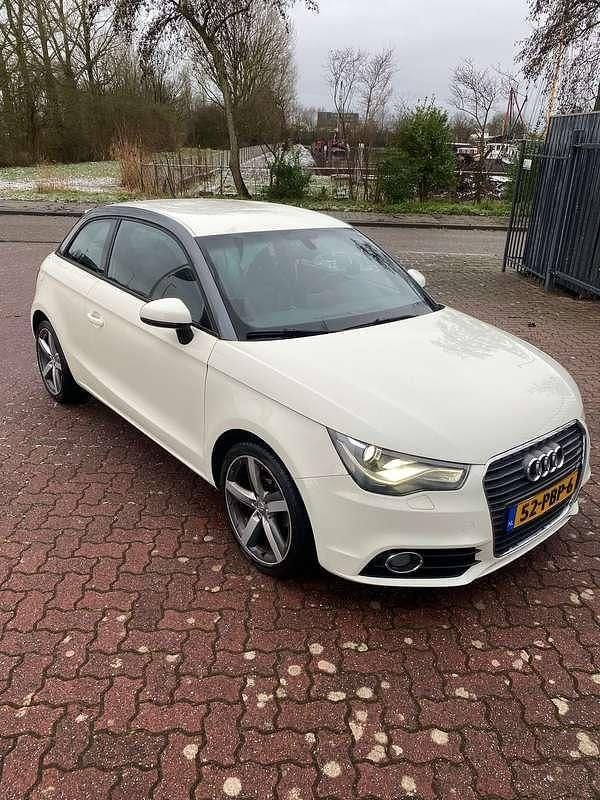 Wit Gebruikt 2011 Audi A1 Hatchback | € 5.250 (Goede deal) - Afbeelding 1/4