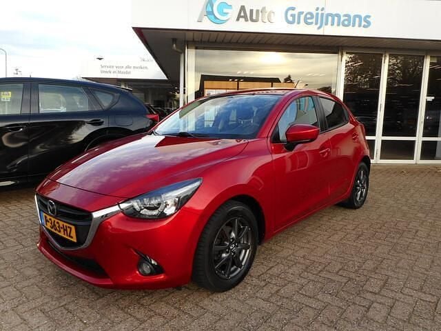 Rood (metallic) Gebruikt 2016 Mazda 2 Hatchback | € 10.695 (Eerlijke prijs) - Afbeelding 1/4