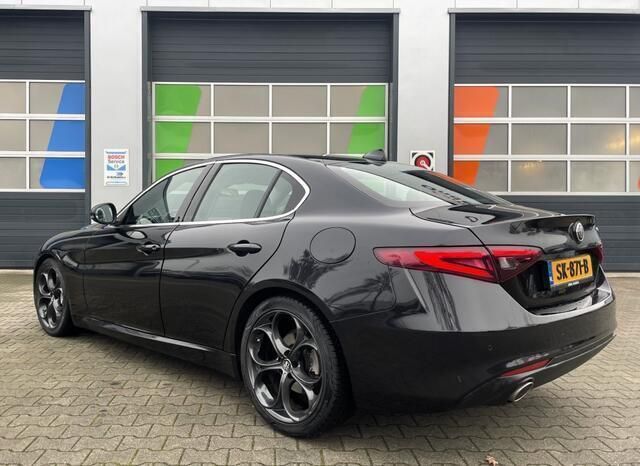 Occasion Alfa Romeo Giulia 150 PK (110 kW) 2016 Zwart Sedan