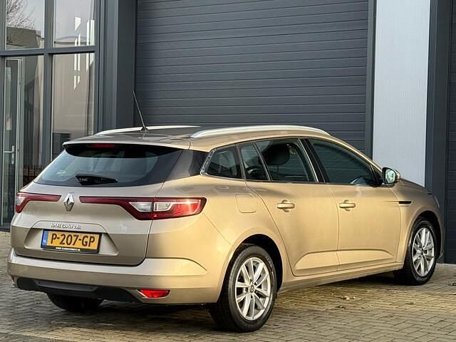 Occasion Renault Mégane GrandTour LIMITED 140 PK (102 kW) 2019 Grijs Stationwagen
