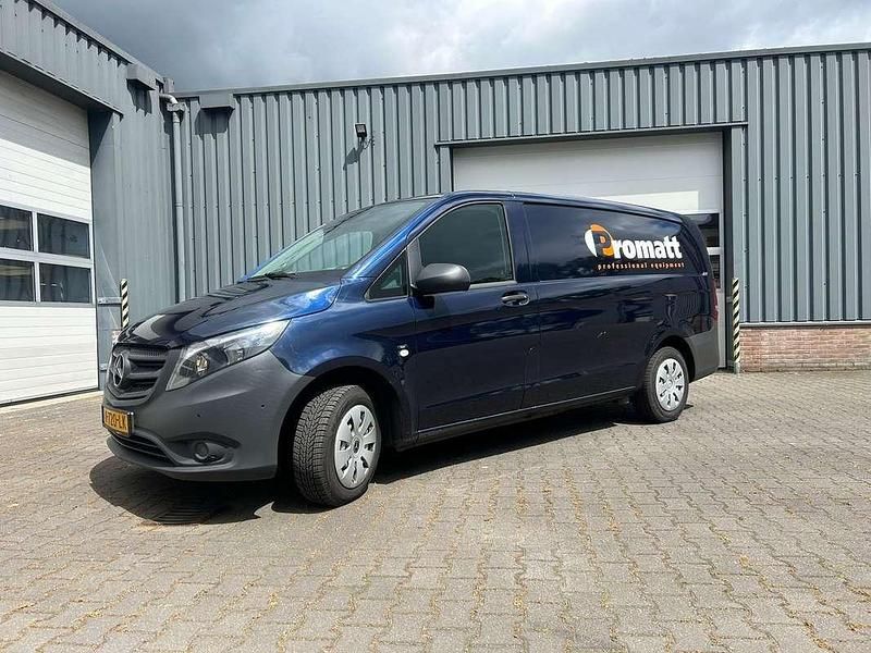 Blauw Gebruikt 2018 Mercedes Vito MPV | € 11.999 (Goede deal) - Afbeelding 1/4