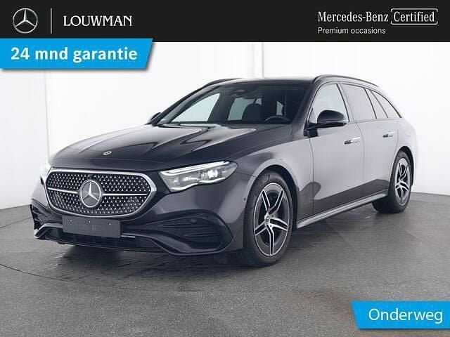 Grijs Gebruikt 2024 Mercedes E300 AMG Stationwagen | € 61.945 (Duur) - Afbeelding 1/4