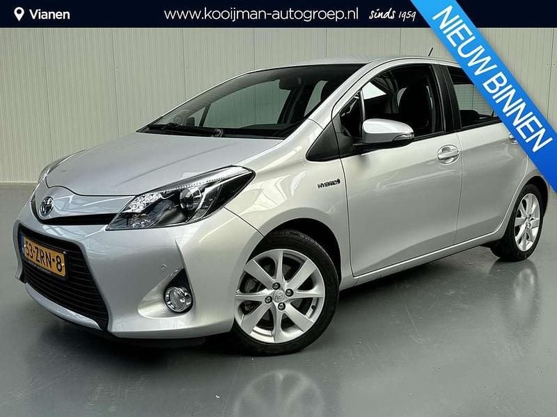 Grijs Gebruikt 2013 Toyota Yaris Hybrid Hatchback | € 11.950 (Eerlijke prijs) - Afbeelding 1/4