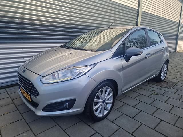 Occasion Ford Fiesta Titanium 101 PK (74 kW) 2016 Grijs (metallic) Hatchback
