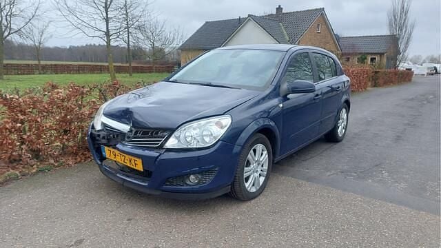 Occasion Opel Astra Executive 116 PK (85 kW) 2007 Blauw (metallic) Hatchback