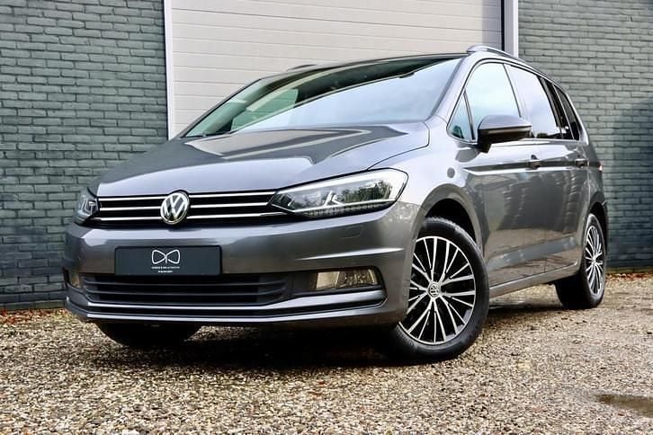Grijs Occasion 2015 VW Touran Highline MPV | € 19.450 (Eerlijke prijs) - Afbeelding 1/3
