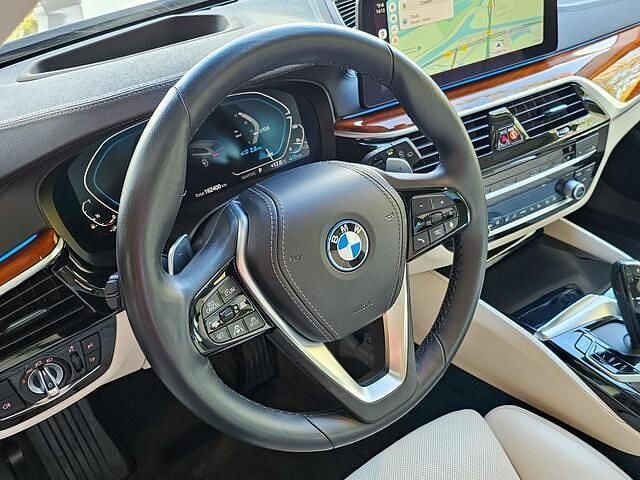 Blauw Gebruikt 2022 BMW 530e Comfort Edition Stationwagen | € 30.950 (Goede deal) - Afbeelding 1/3