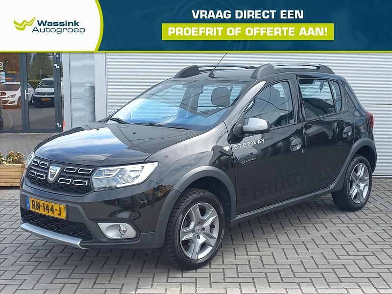 Zwart Gebruikt 2018 Dacia Sandero Stepway Hatchback | € 10.935 (Iets duurder) - Afbeelding 1/4