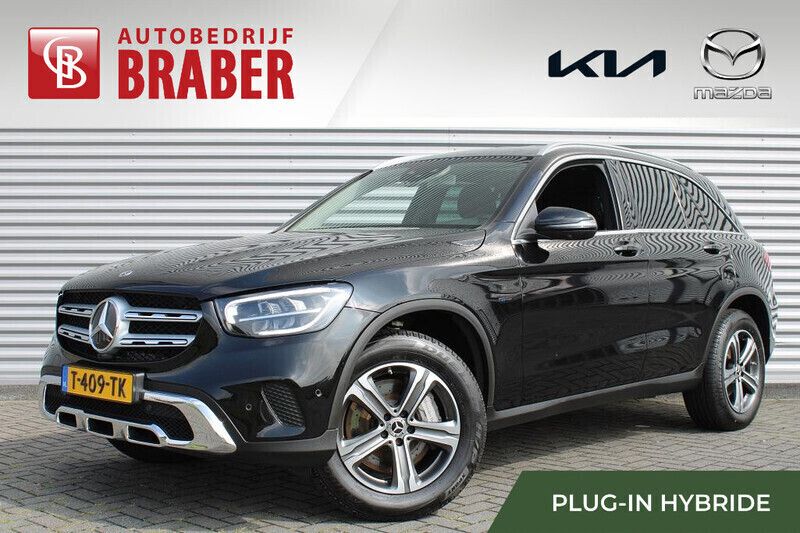 Zwart Gebruikt 2020 Mercedes GLC300e SUV | € 42.495 (Eerlijke prijs) - Afbeelding 1/4